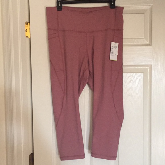 NWT Old Navy go dry crop leggings - Picture 12 of 12